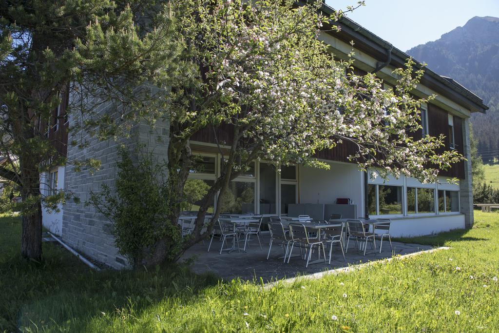 Juhui Lenzerheide Hostel Exterior photo